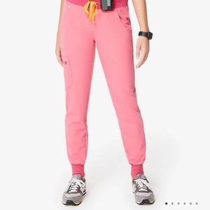 ❤️ SOLD ❤️ Figs neon pink Zamora Joggers